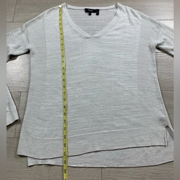 Theory Larlissa Flamme Linen V-neck Sweater - Picture 10 of 10